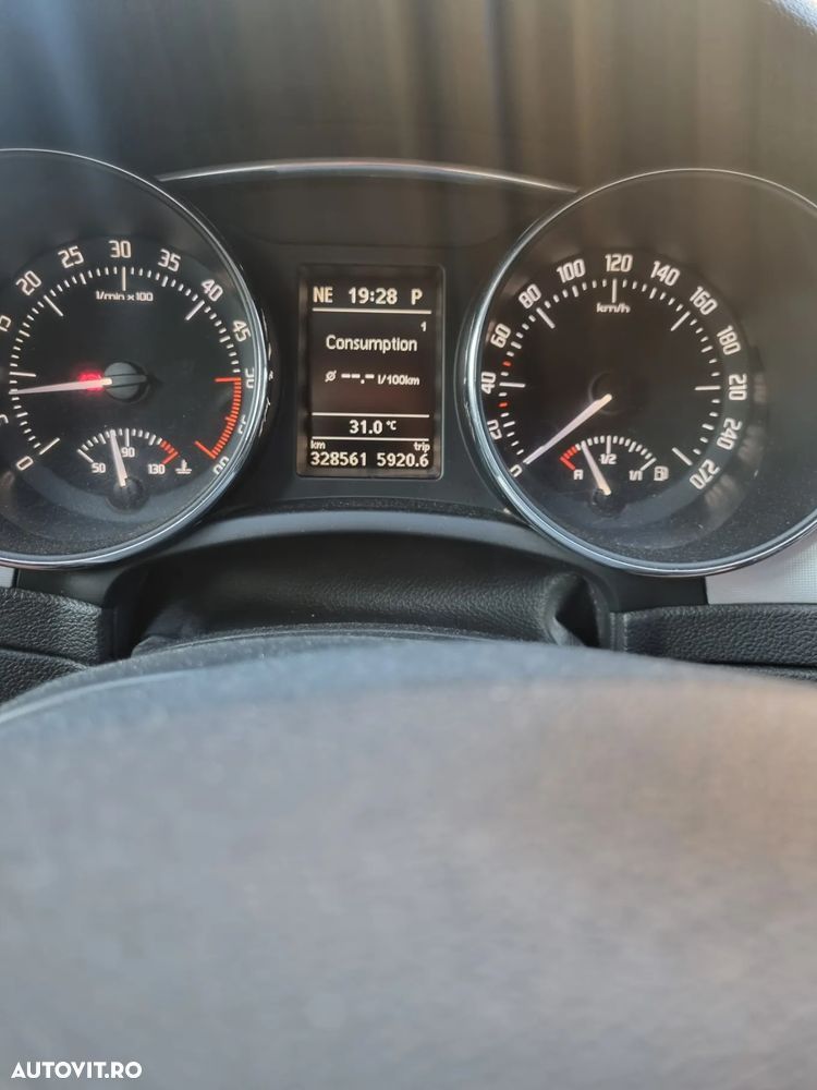 Skoda Superb Combi 2.0 TDI Ambition DSG - 9
