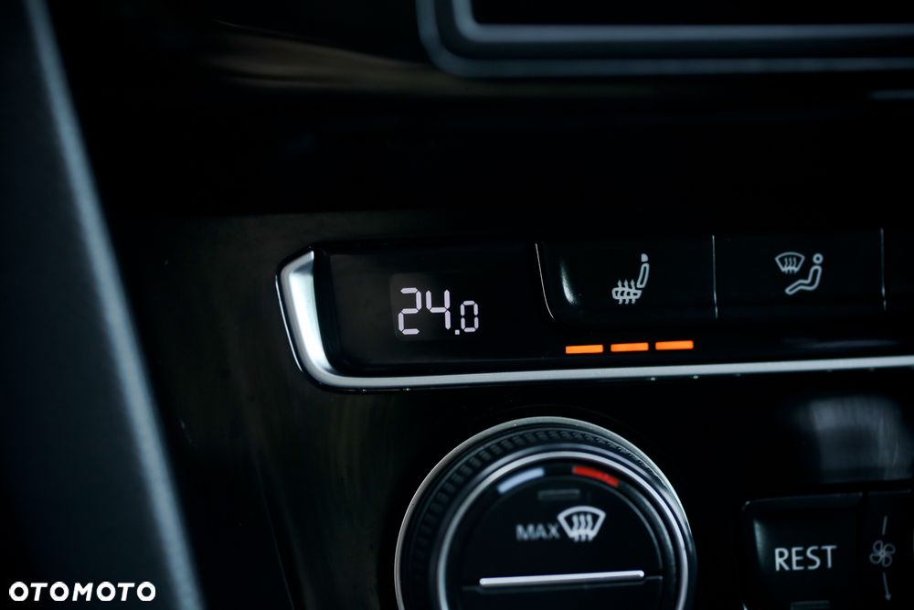 Volkswagen Passat Variant 2.0 TDI SCR DSG Highline - 31