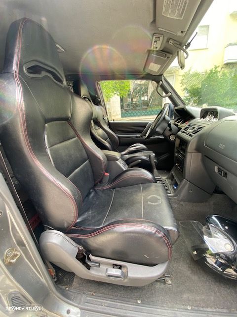 Mitsubishi Pajero - 5