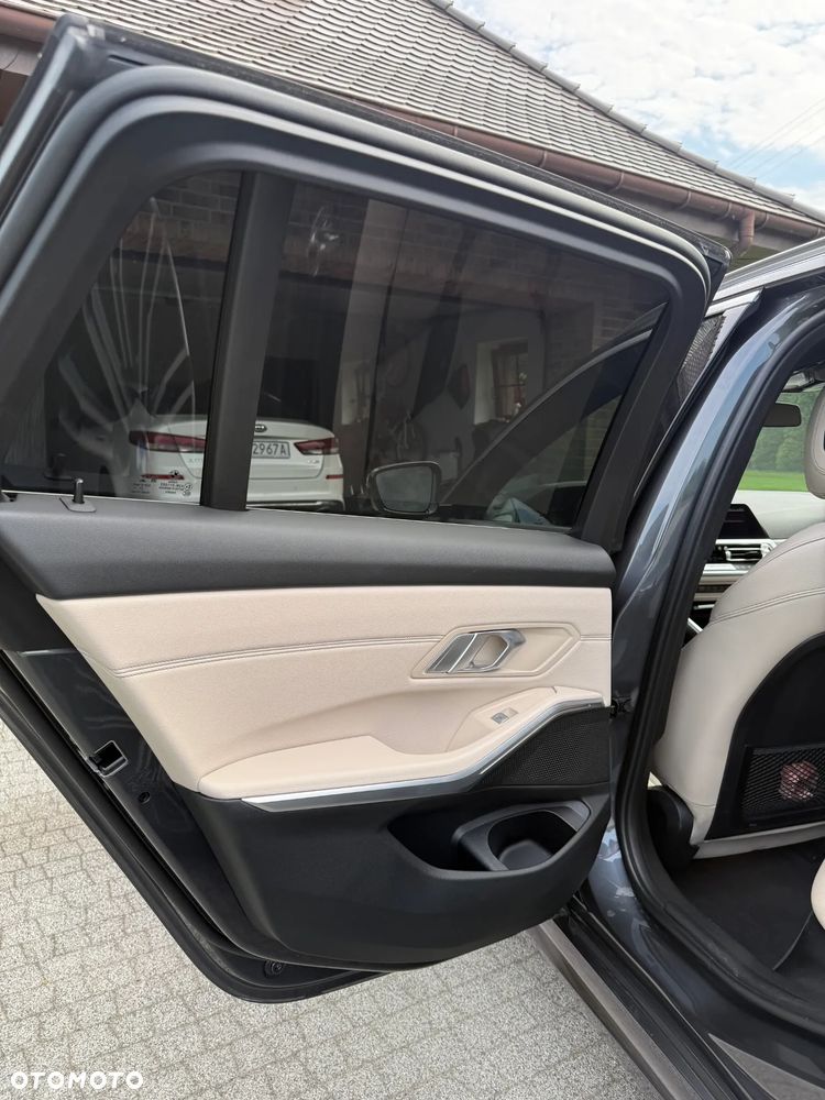 BMW Seria 3 320d M Sport Shadow sport - 12