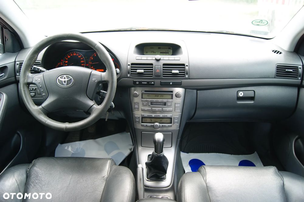 Toyota Avensis 2.0 VVT-i Sol - 28