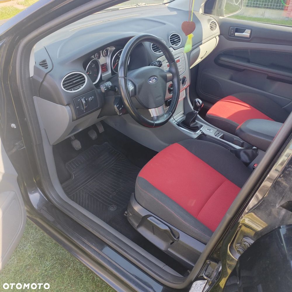 Ford Focus 1.6 Trend - 12