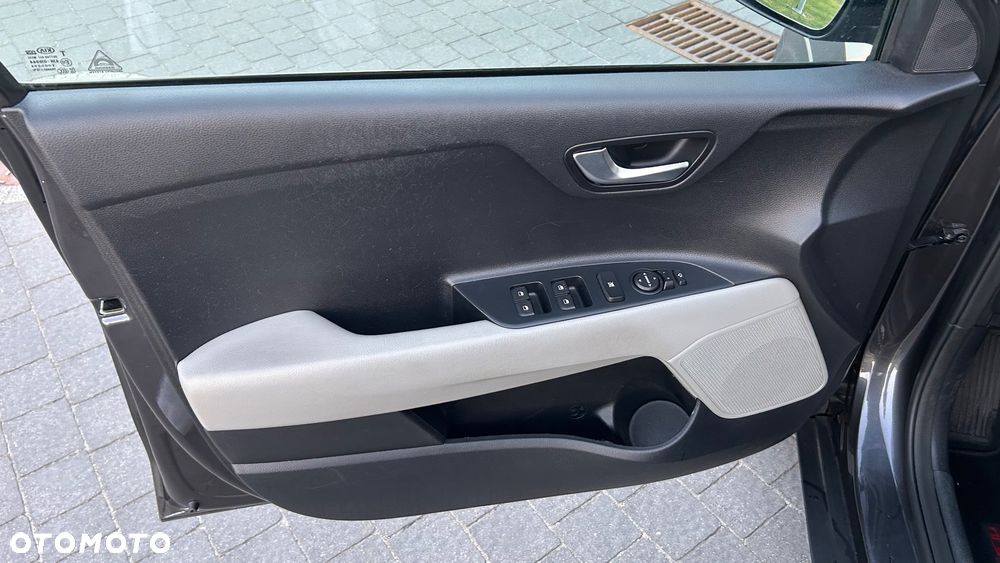 Kia Stonic 1.0 T-GDI DCT OPF Platinum Edition - 22