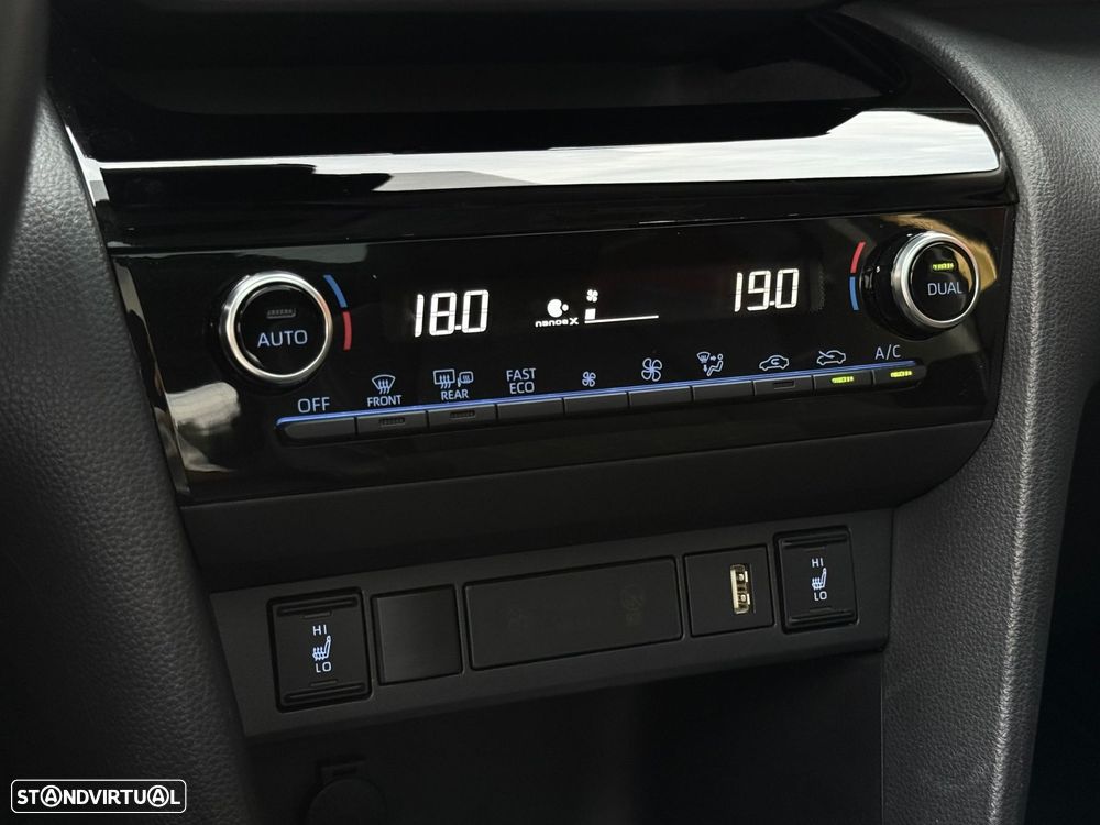 Toyota Yaris Cross 1.5 HDF Luxury - 17