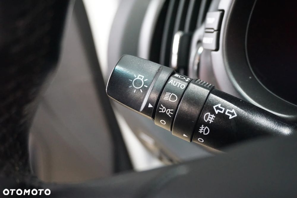 Kia Sportage 2.0 CRDI 4WD Automatik Spirit - 37