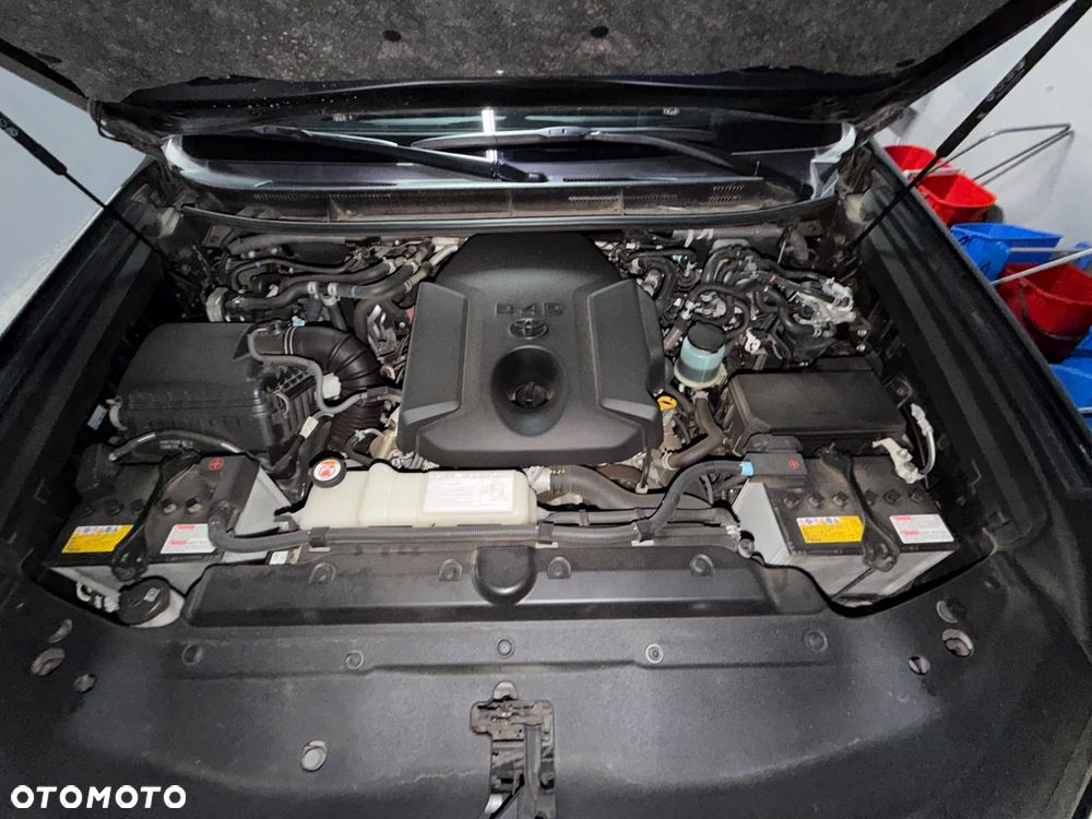 Toyota Land Cruiser - 16