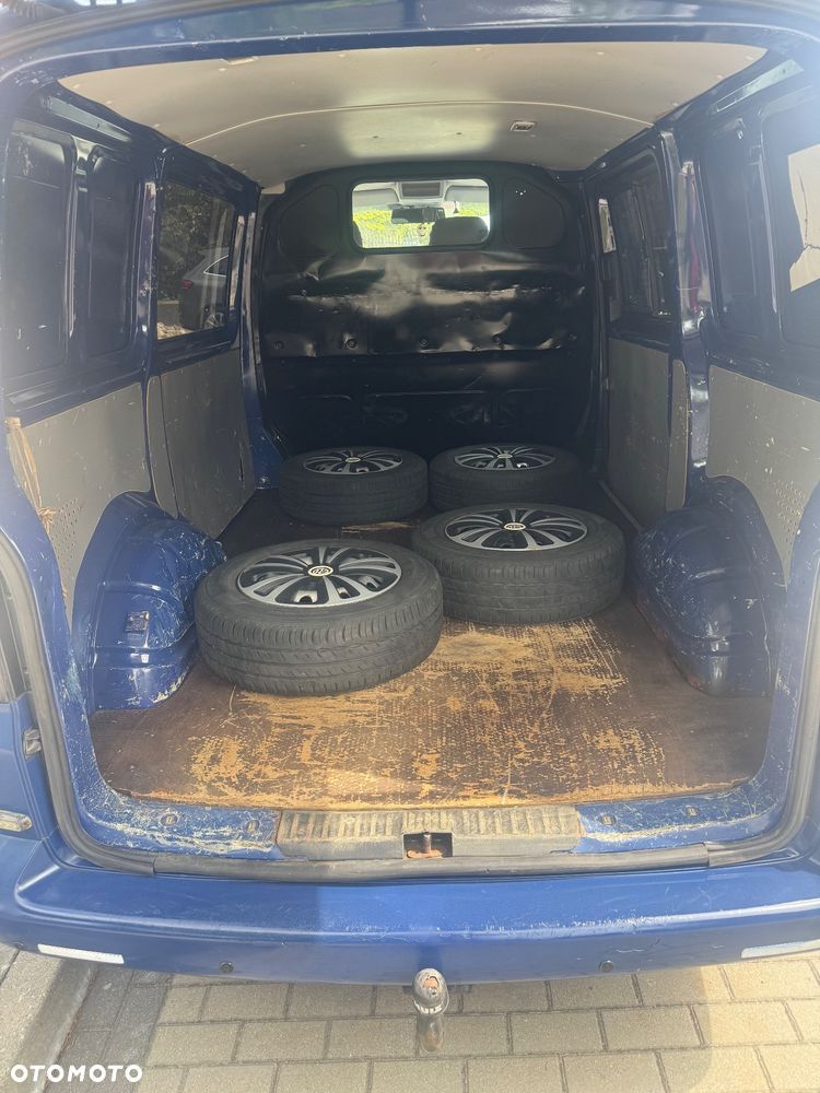 Volkswagen T5 - 10