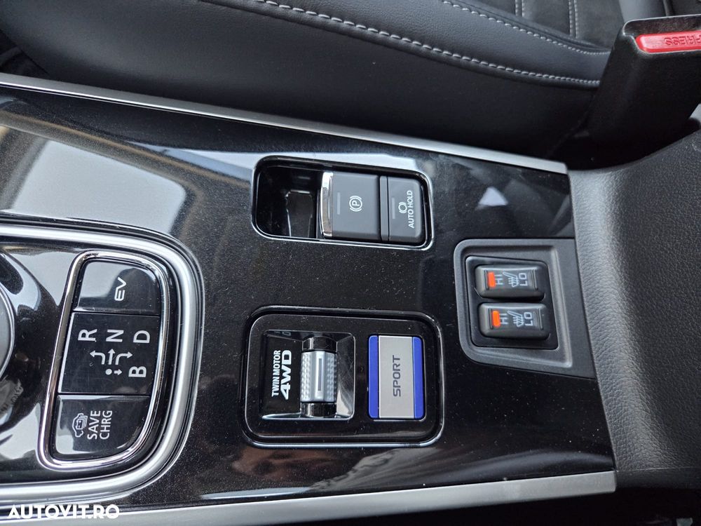 Mitsubishi Outlander - 31