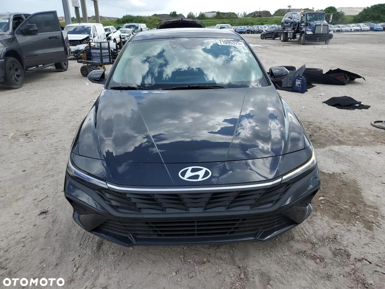 Hyundai Elantra - 5