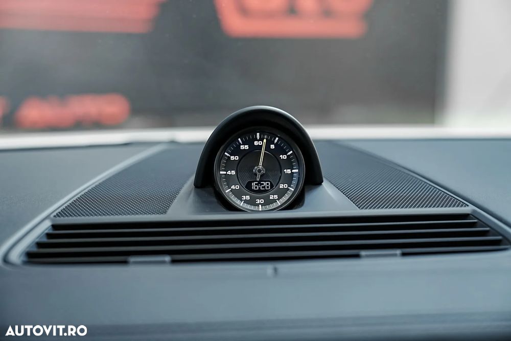 Porsche Panamera 4 E-Hybrid Platinum Edition - 37