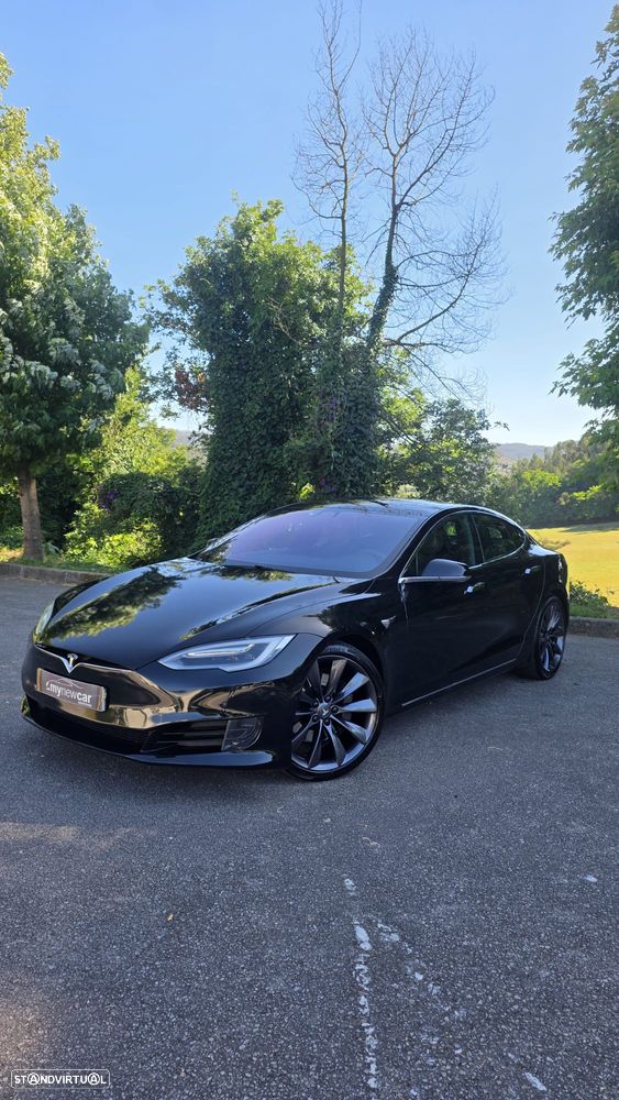 Tesla Model X - 2