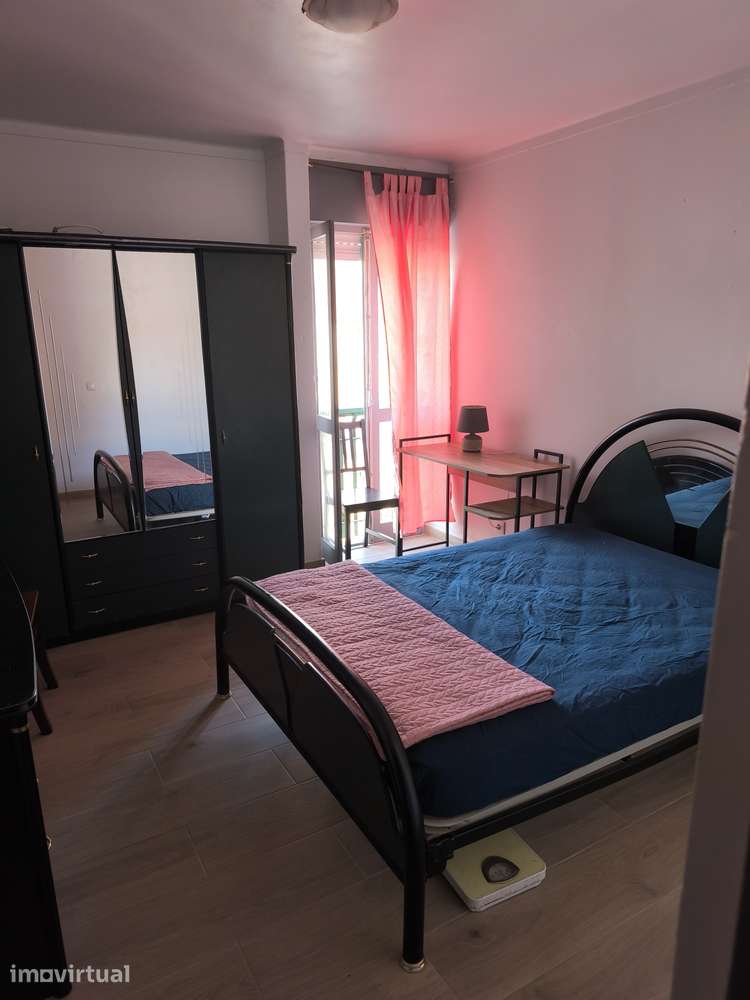 Quarto, Peniche, Rua dos Covos - Grande imagem: 4/5