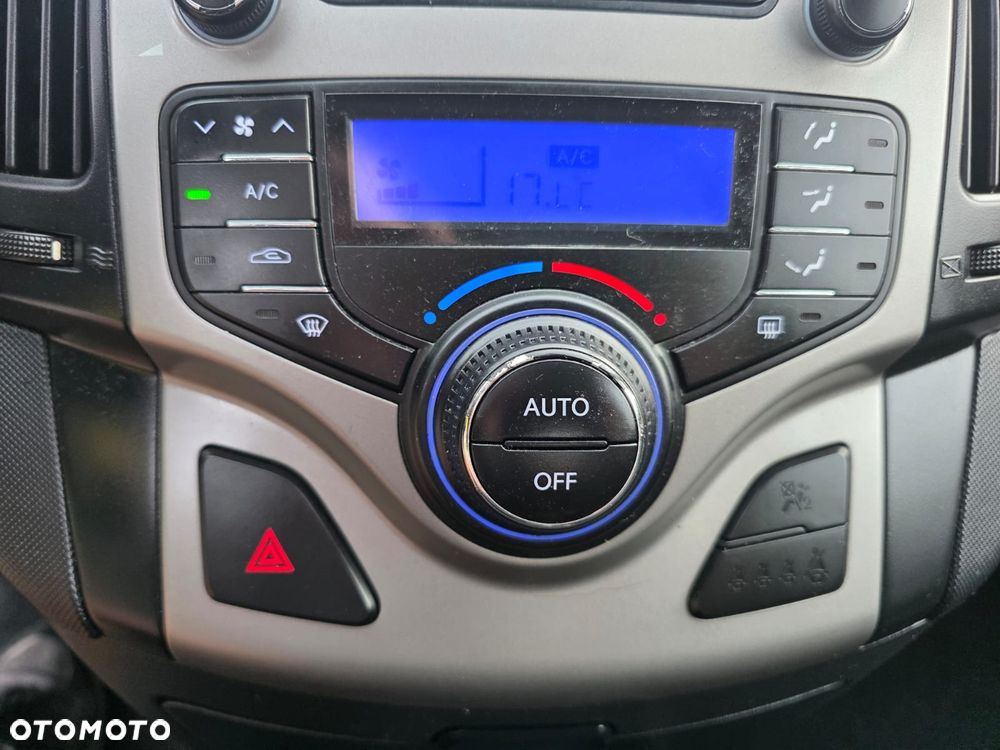 Hyundai i30 1.4 Base + World Cup - 26