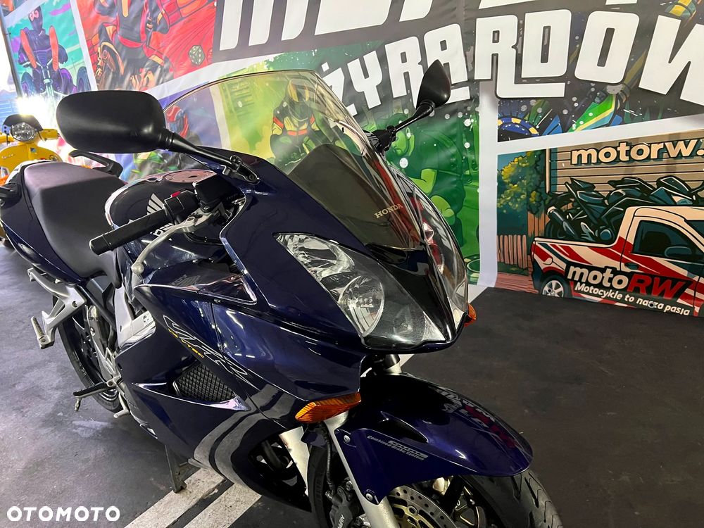 Honda VFR - 5