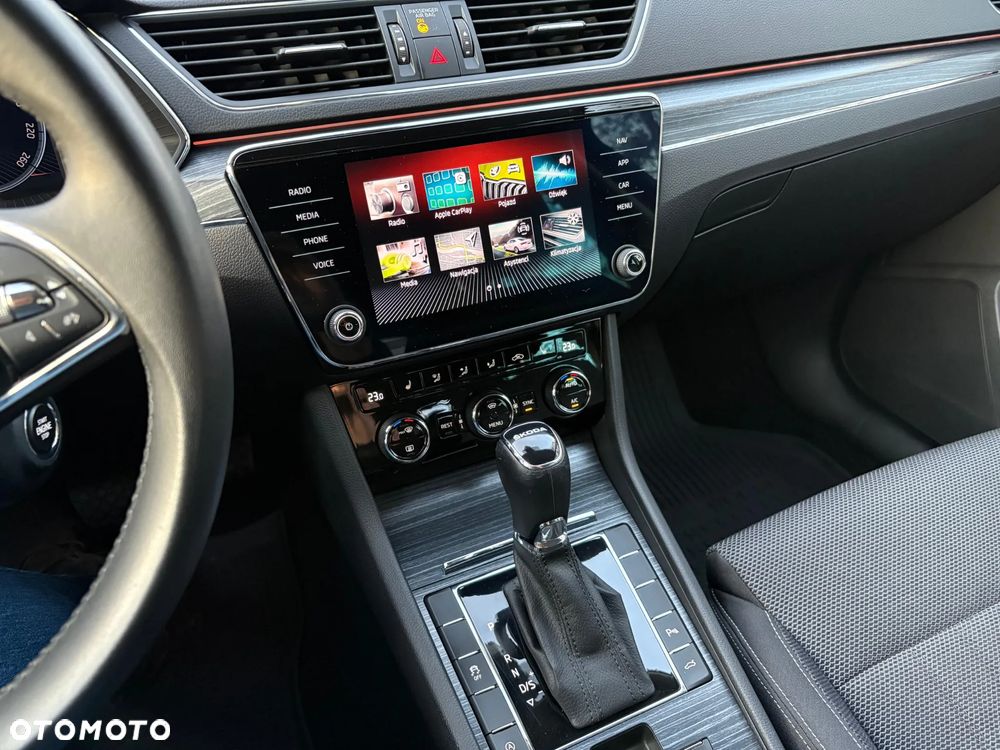 Skoda Superb 2.0 TDI SCR Ambition DSG - 10