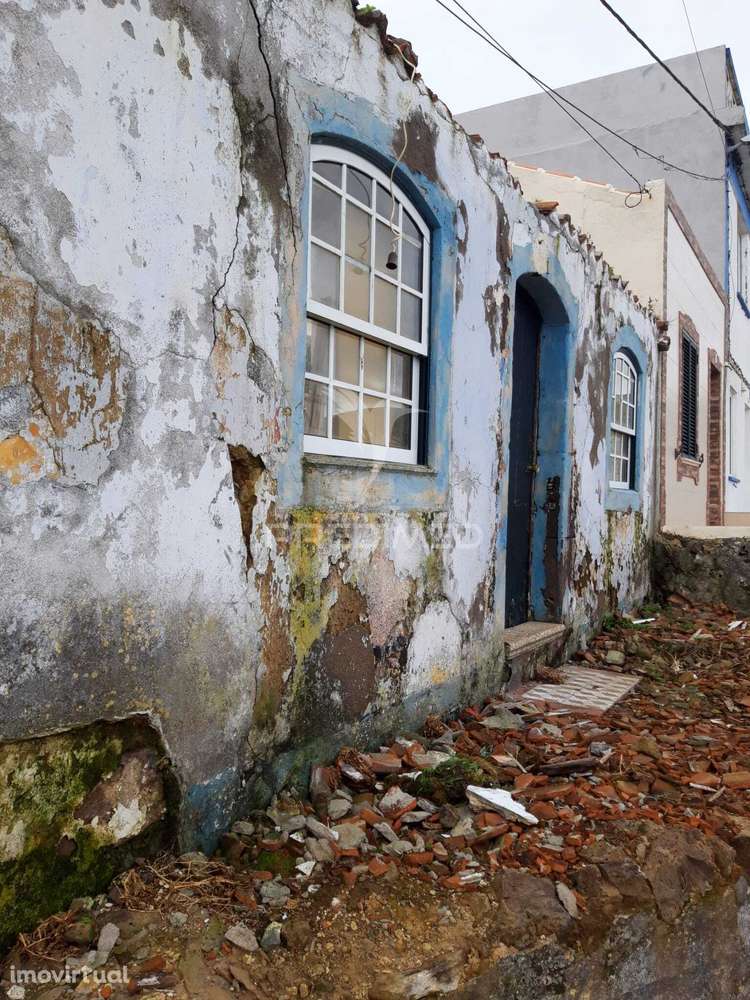 Moradia para Reabilitação com Vista Deslumbrante – Ribeirinha - Grande imagem: 3/13