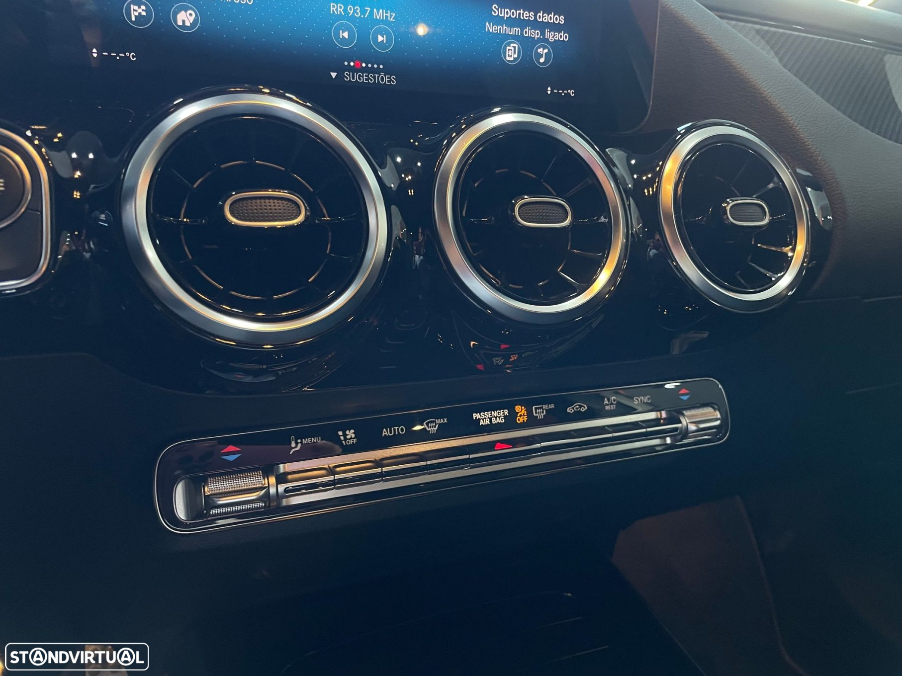 Mercedes-Benz GLA 180 d AMG Line - 20