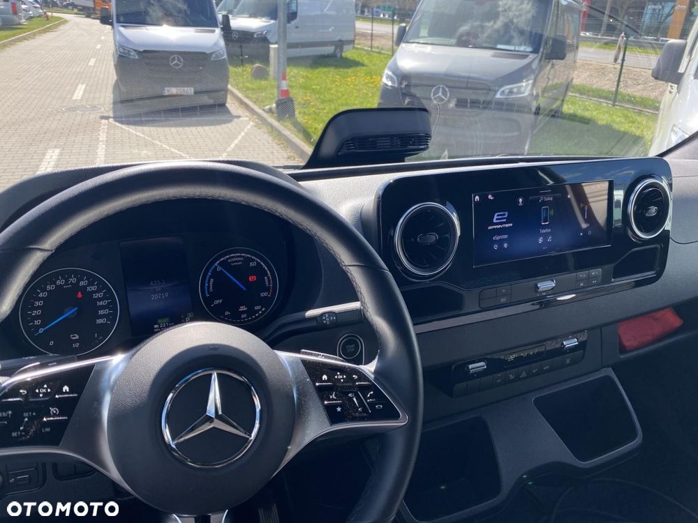 Mercedes-Benz Sprinter - 10
