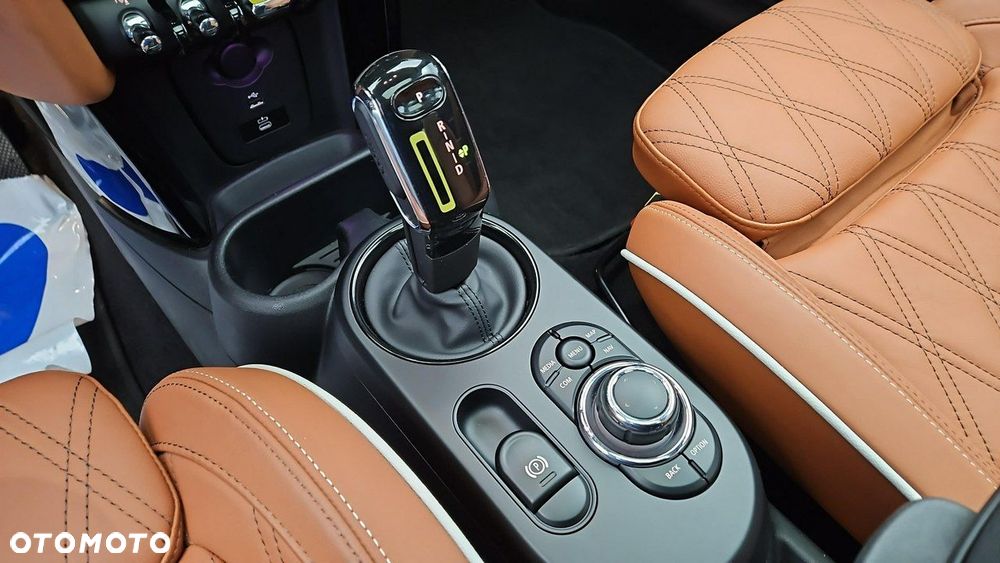 MINI Cooper SE Classic Trim - 18