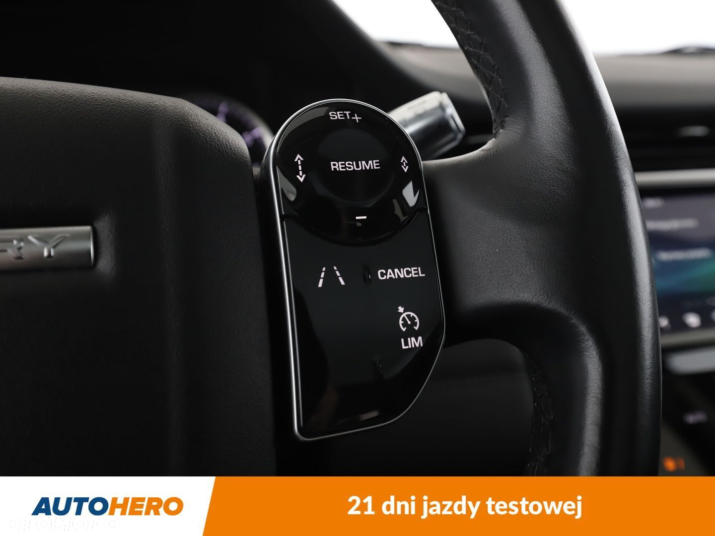 Land Rover Discovery Sport - 26