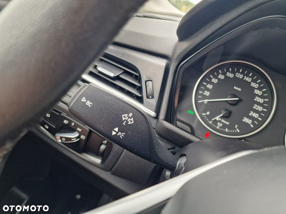 BMW Seria 2 218d Active Tourer Sport-Aut Sport Line - 34