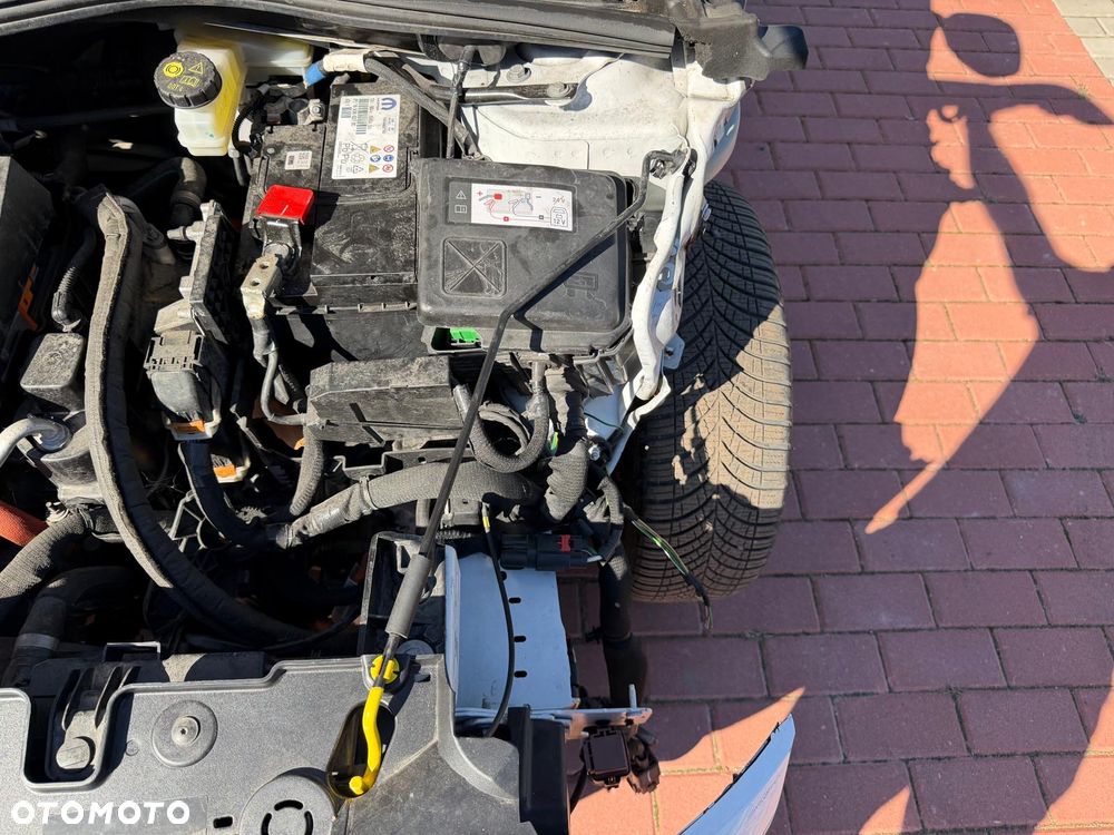 Peugeot 208 - 16