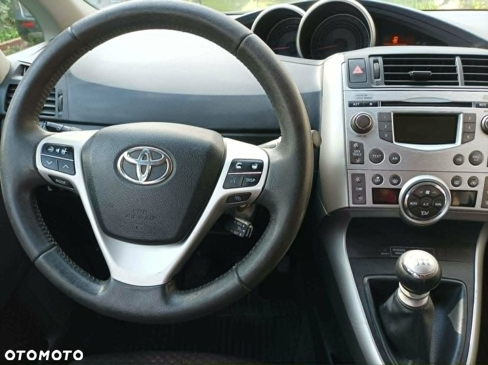 Toyota Verso 2.0 D-4D - 10