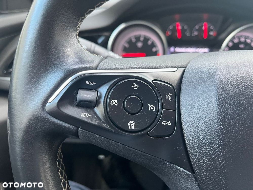 Opel Insignia 1.5 T Innovation S&S - 23