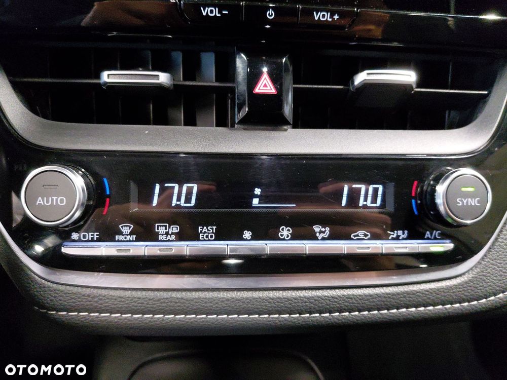Toyota Corolla 1.8 Hybrid Comfort - 24