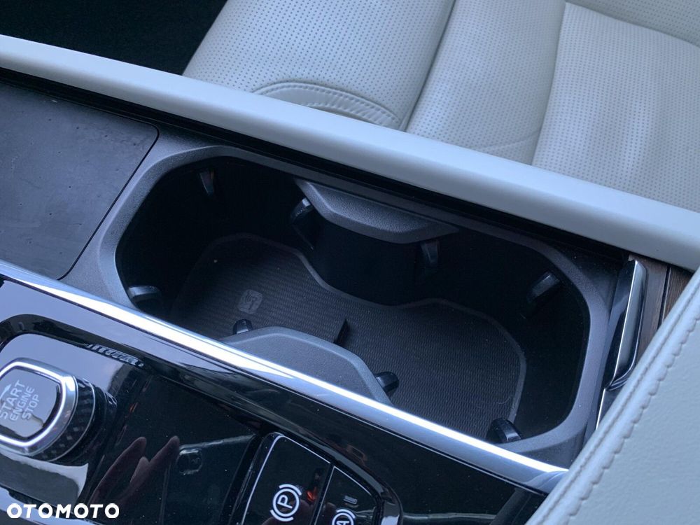 Volvo V90 Cross Country - 19