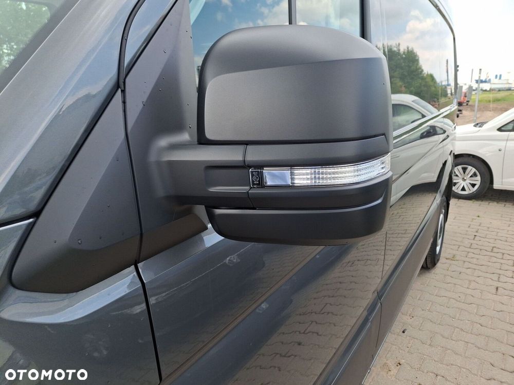 Volkswagen Crafter 35 furgon 177km Automat 3640 - 13