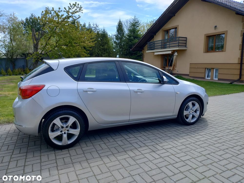 Opel Astra 1.6 Style - 11