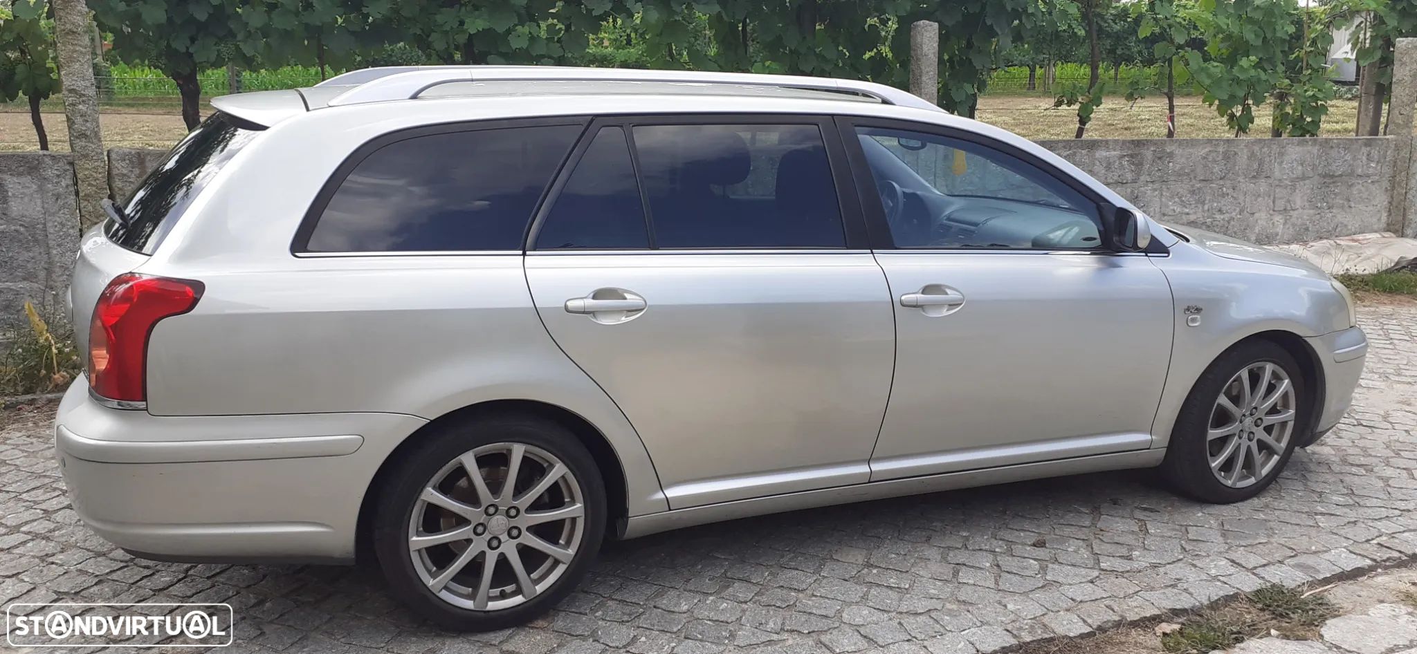 Toyota Avensis LB 2.0 D-4D Sol S/GPS - 1