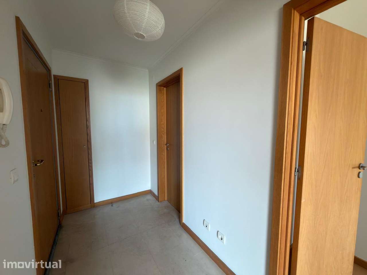 Apartamento T1 c/ L. Garagem e Arrumo Santa Marinha (Soares dos Reis) - Grande imagem: 3/34