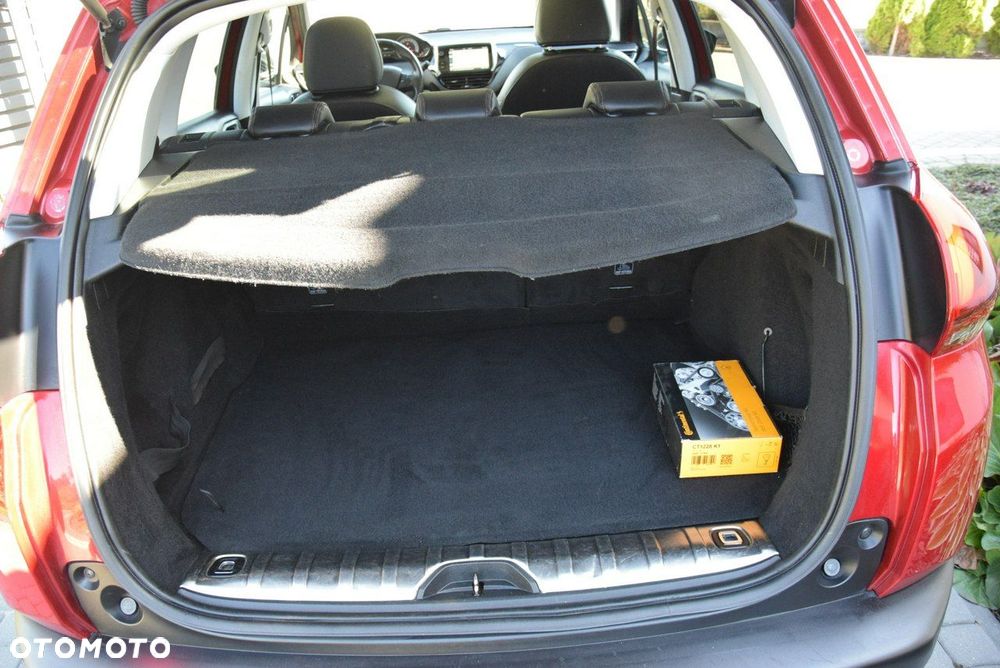 Peugeot 2008 1.2 Pure Tech Allure S&S - 19