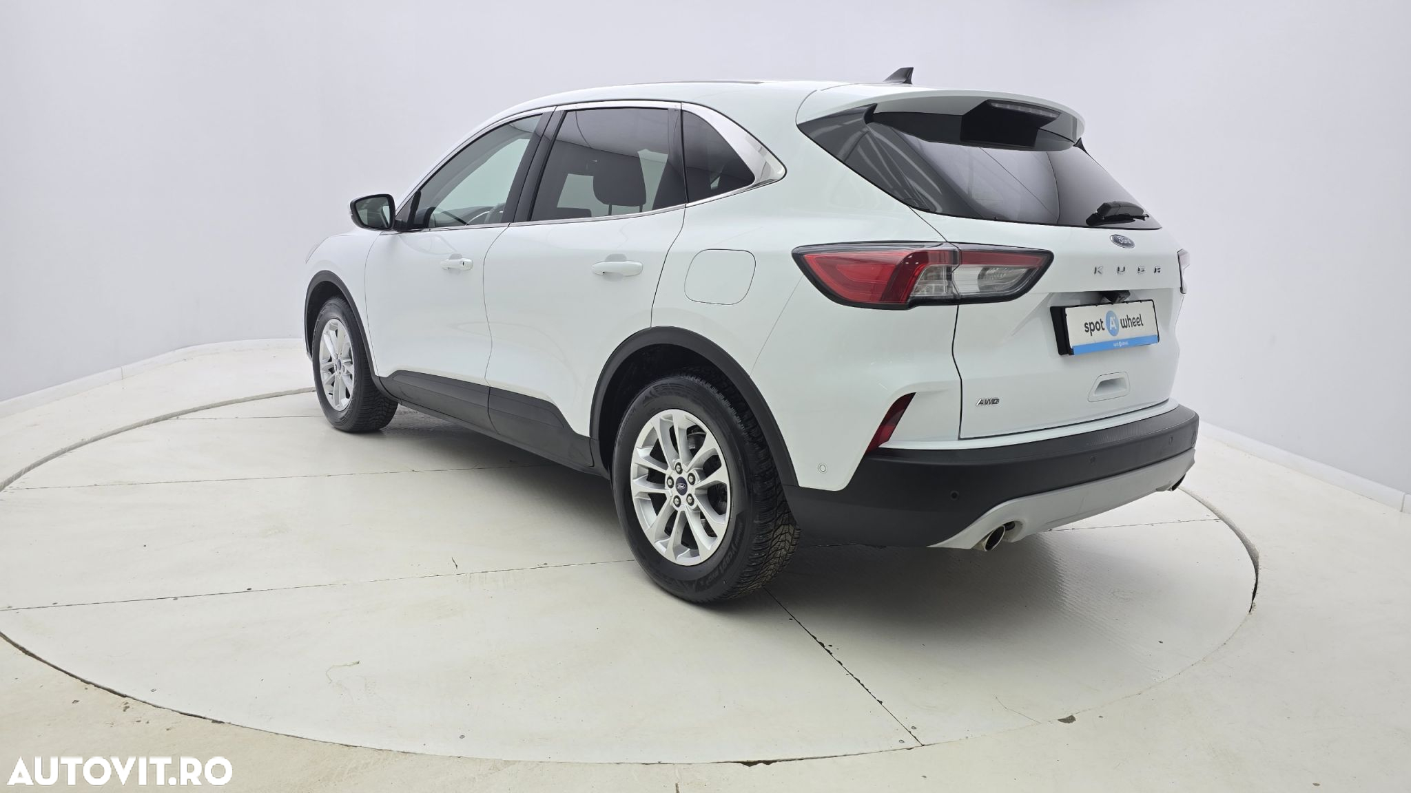 Ford Kuga - 8