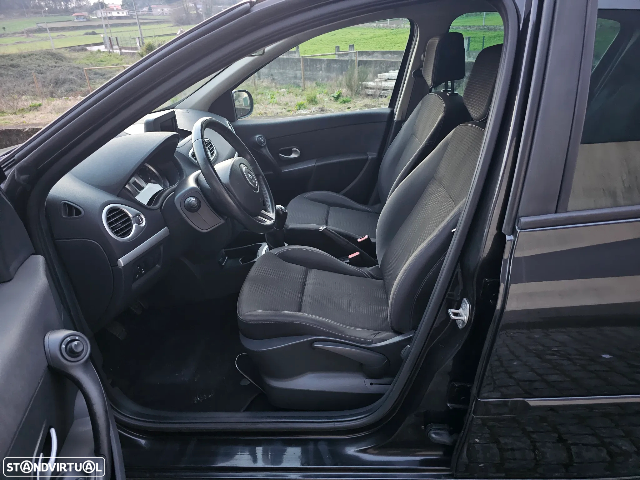 Renault Clio 1.2 16V Dynamique S - 10