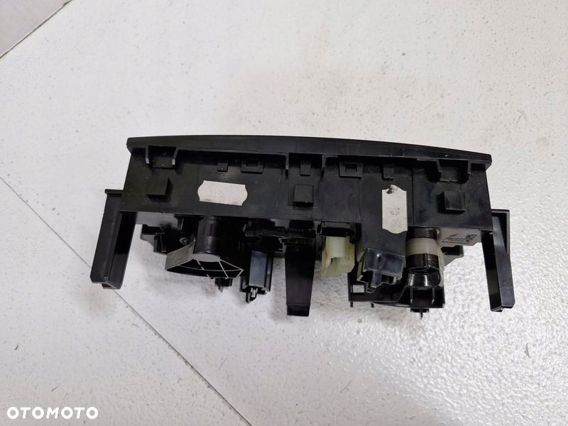 peugeot 207 lift panel przyciski nawiewu klimatyzacji 69910014 - 3