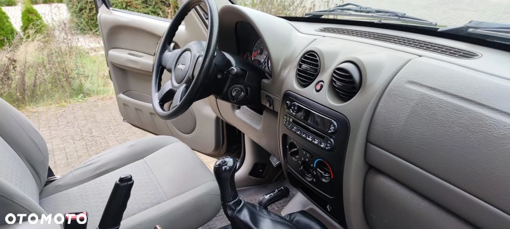 Jeep Cherokee 2.4 Sport - 40