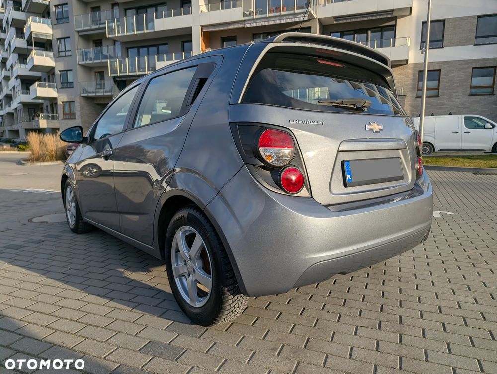 Chevrolet Aveo 1.4 16V LT - 6