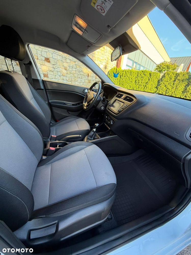 Hyundai i20 1.2 Trend - 23