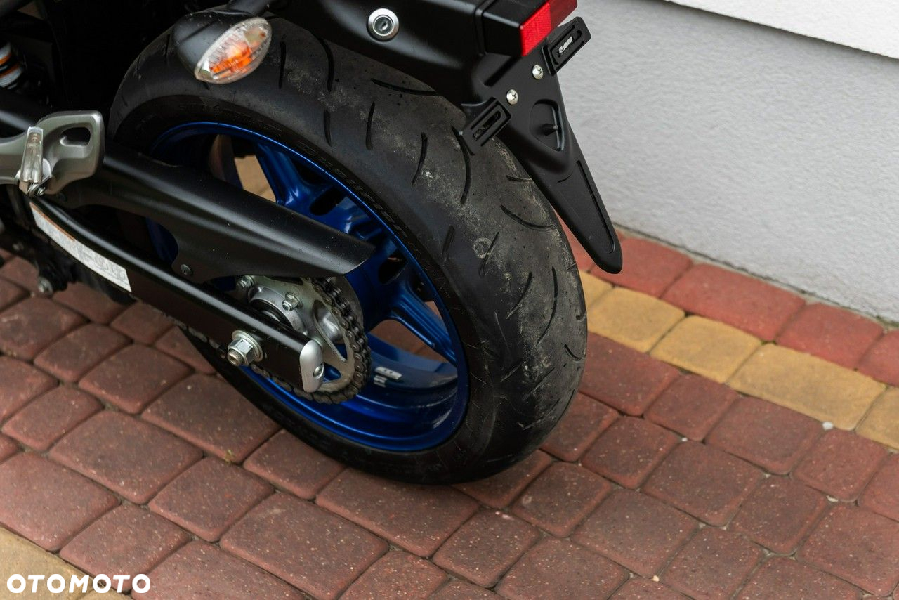 Suzuki Gladius - 8