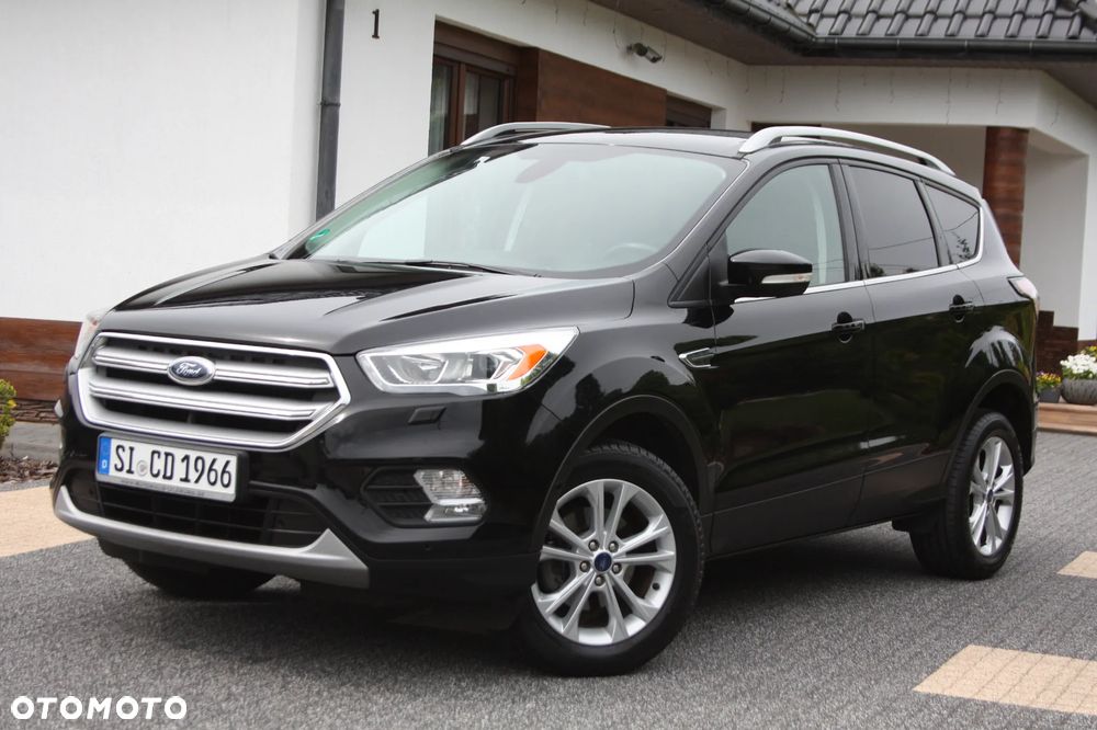 Ford Kuga 1.5 EcoBoost 2x4 Titanium - 3