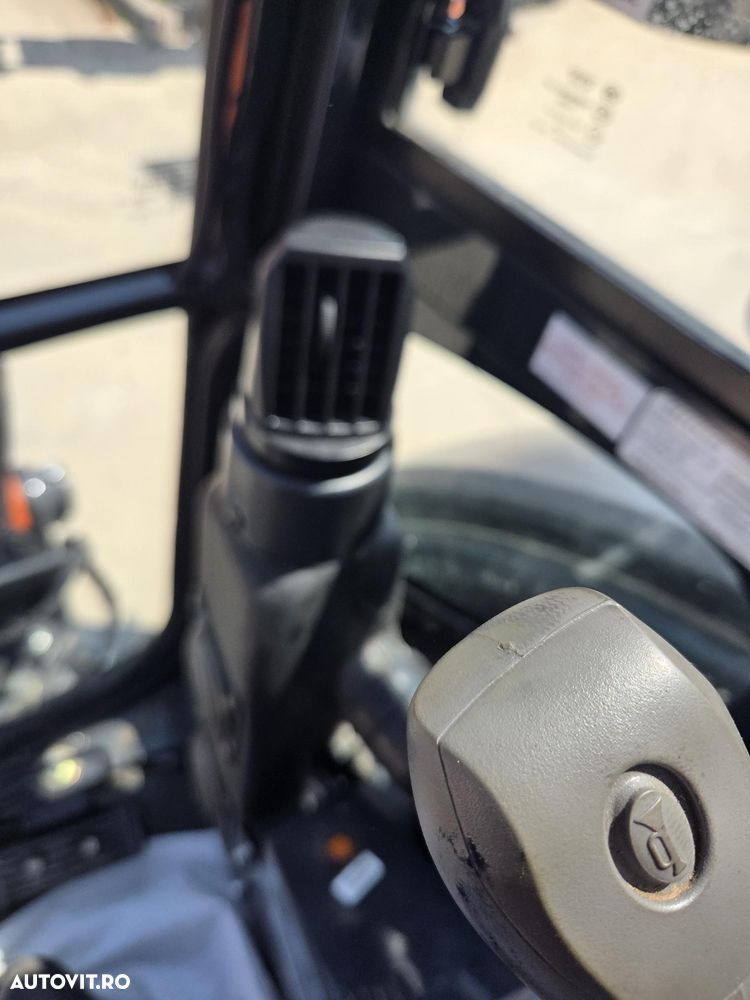 Hitachi ZX26U-6, 2,7tone, 2025, 995h, CUPLA RAPIDA HIDRAULICA+3 CUPE NOI, inst picon pe brate, senile cauciuc 90% ok, latime 1,5m, adancime sapare 3m, ridica 1,7tone, posibilitate leasing 4 ani, CA NOU-PROMOTIE 31.900 EUR+Tva - 29