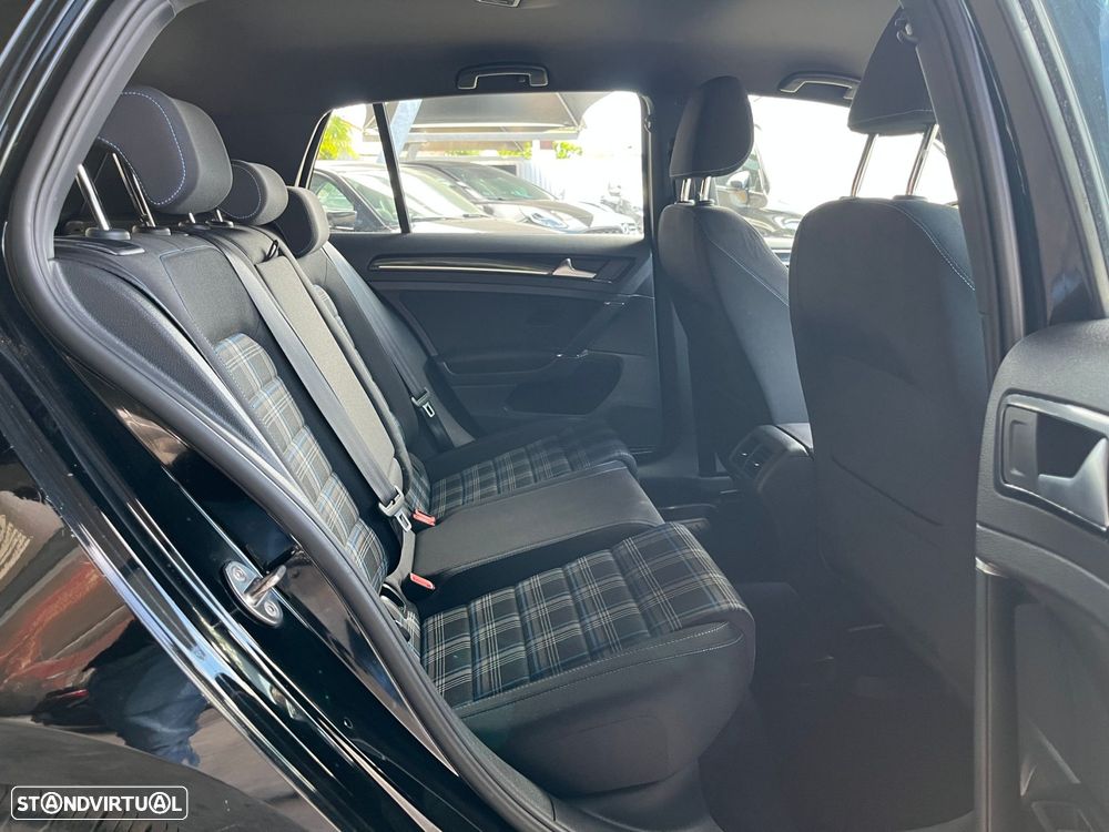 VW Golf 1.4 GTE Plug-in - 52