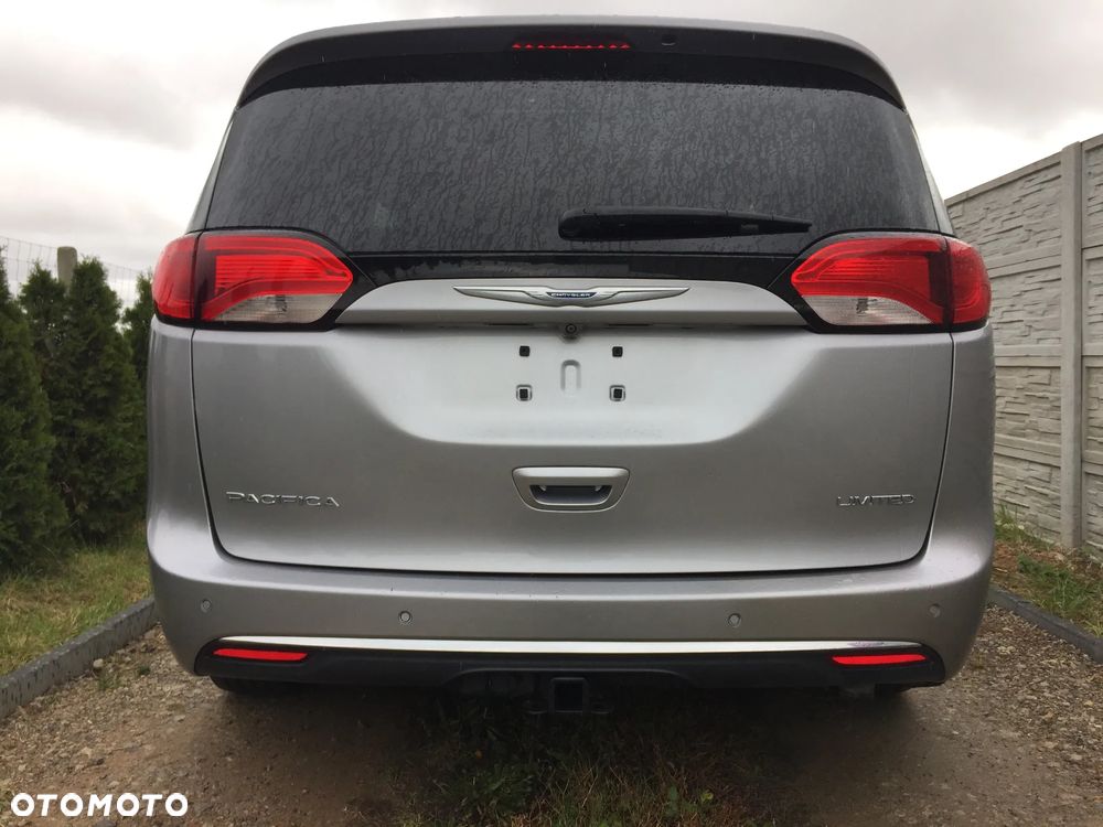 Chrysler Pacifica - 6