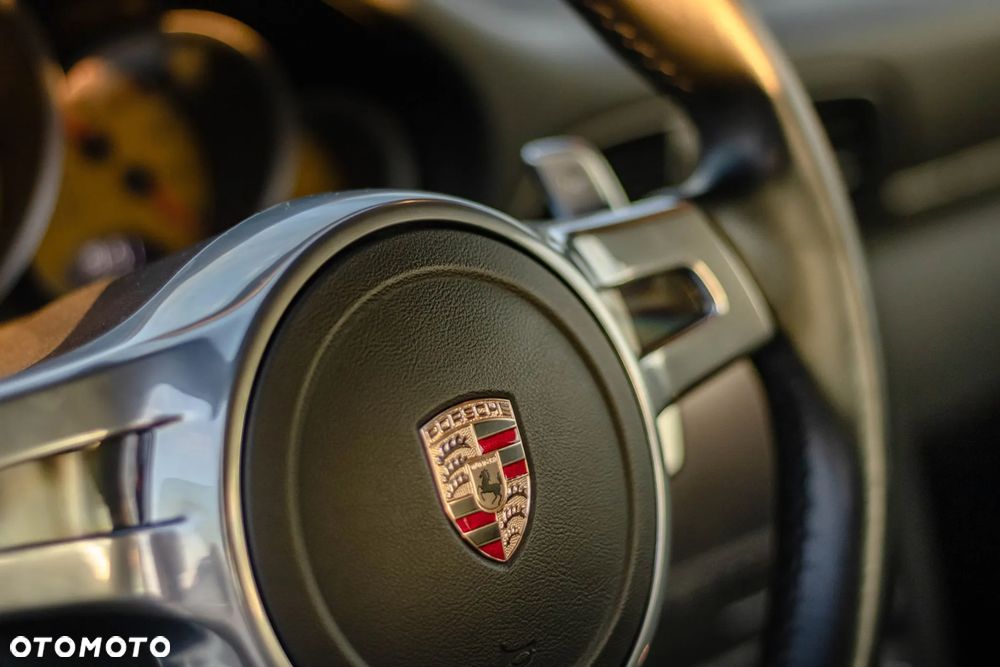 Porsche 911 Carrera PDK - 32
