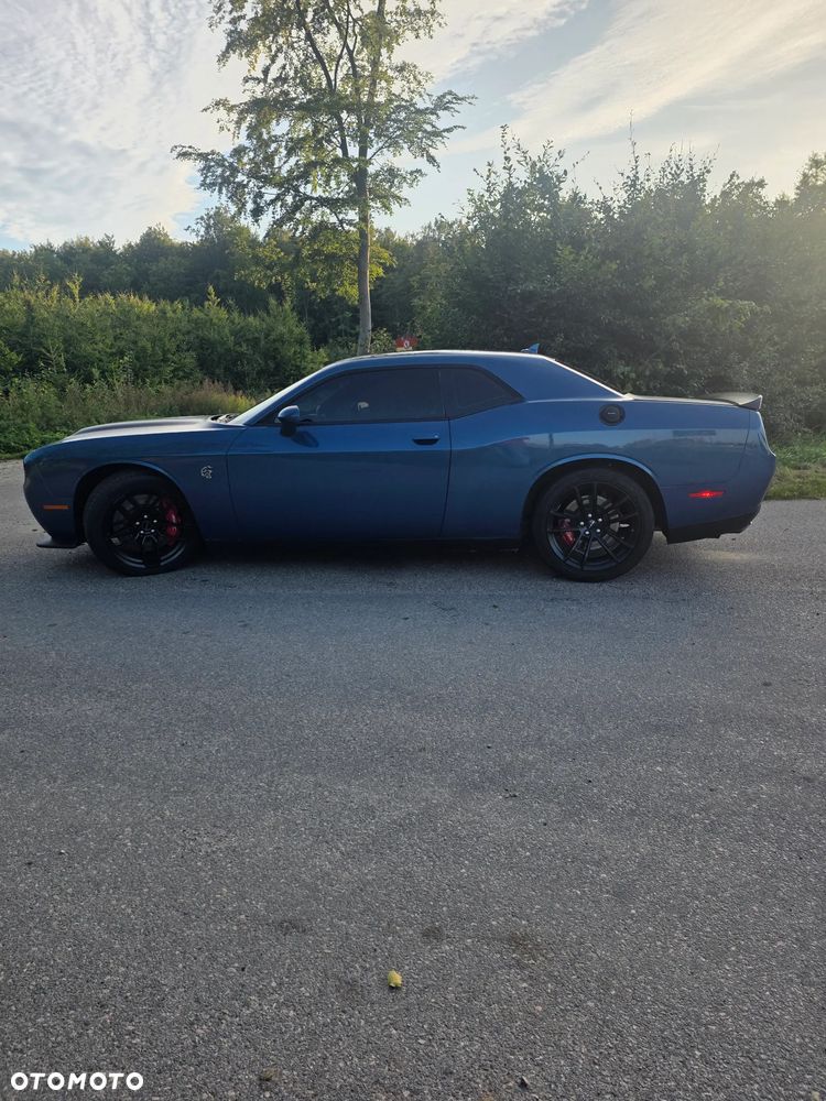 Dodge Challenger 6.2 Hellcat - 8