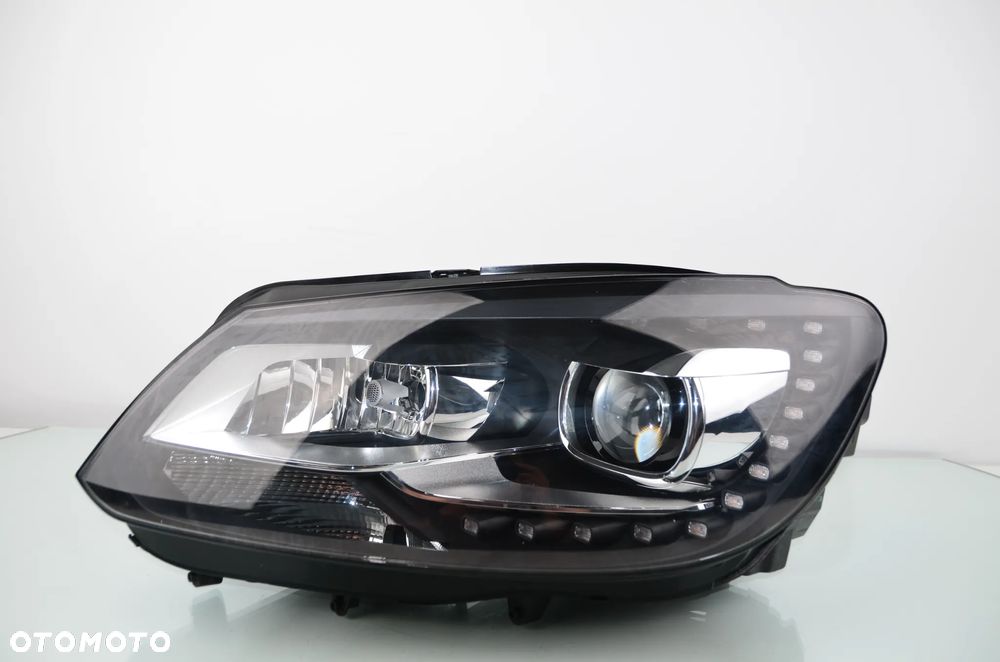 VW TOURAN 2 BI-XENON LED 1T1941751H Lewy Przedni Oryginał - 1