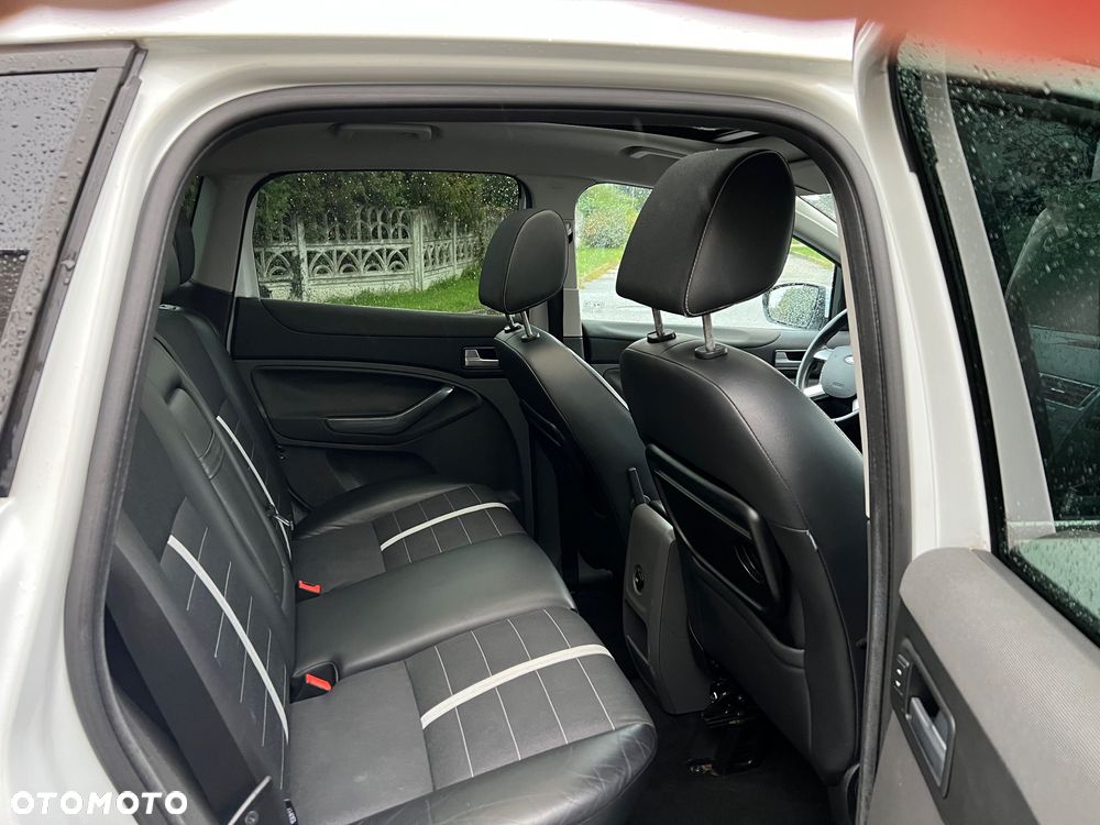 Ford Kuga 2.0 TDCi 2x4 Titanium - 19